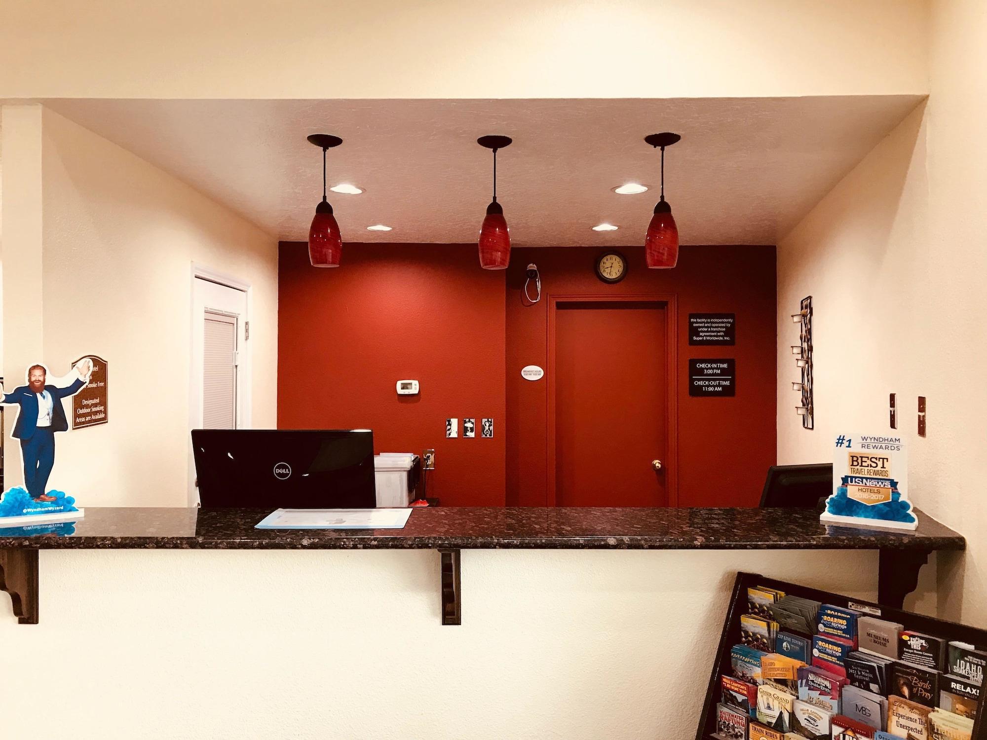 Motel Super 8 By Wyndham Ontario Extérieur photo