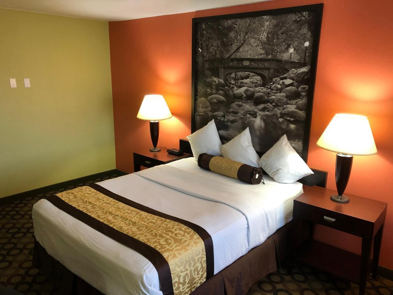 Motel Super 8 By Wyndham Ontario Extérieur photo