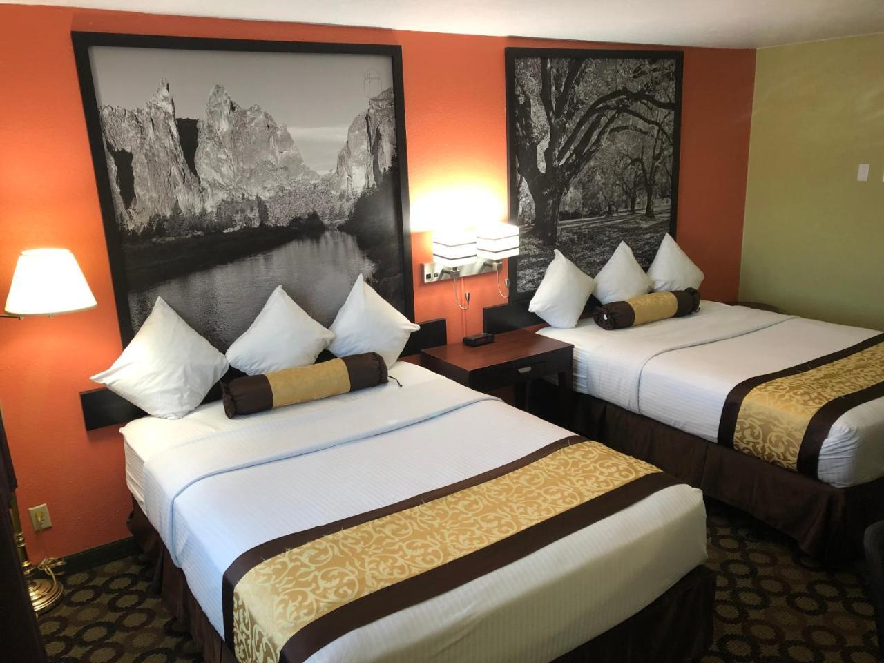 Motel Super 8 By Wyndham Ontario Extérieur photo