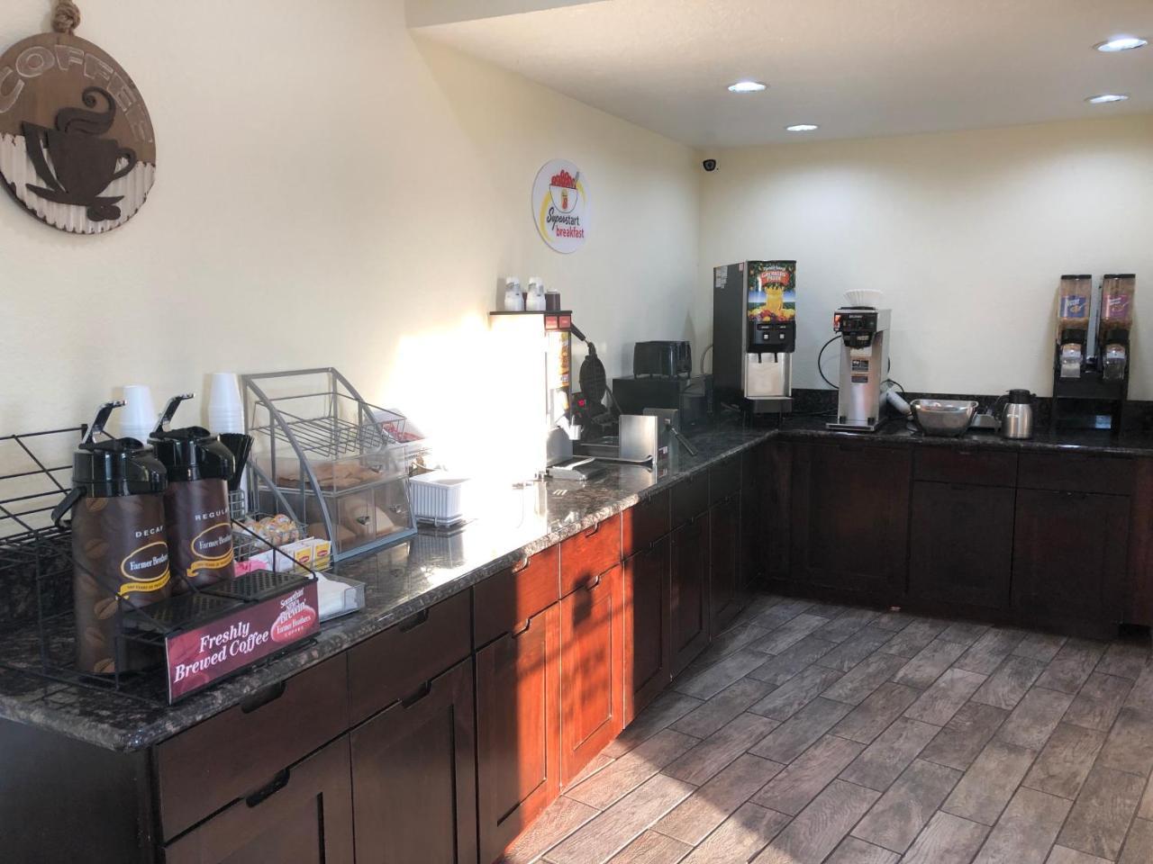 Motel Super 8 By Wyndham Ontario Extérieur photo